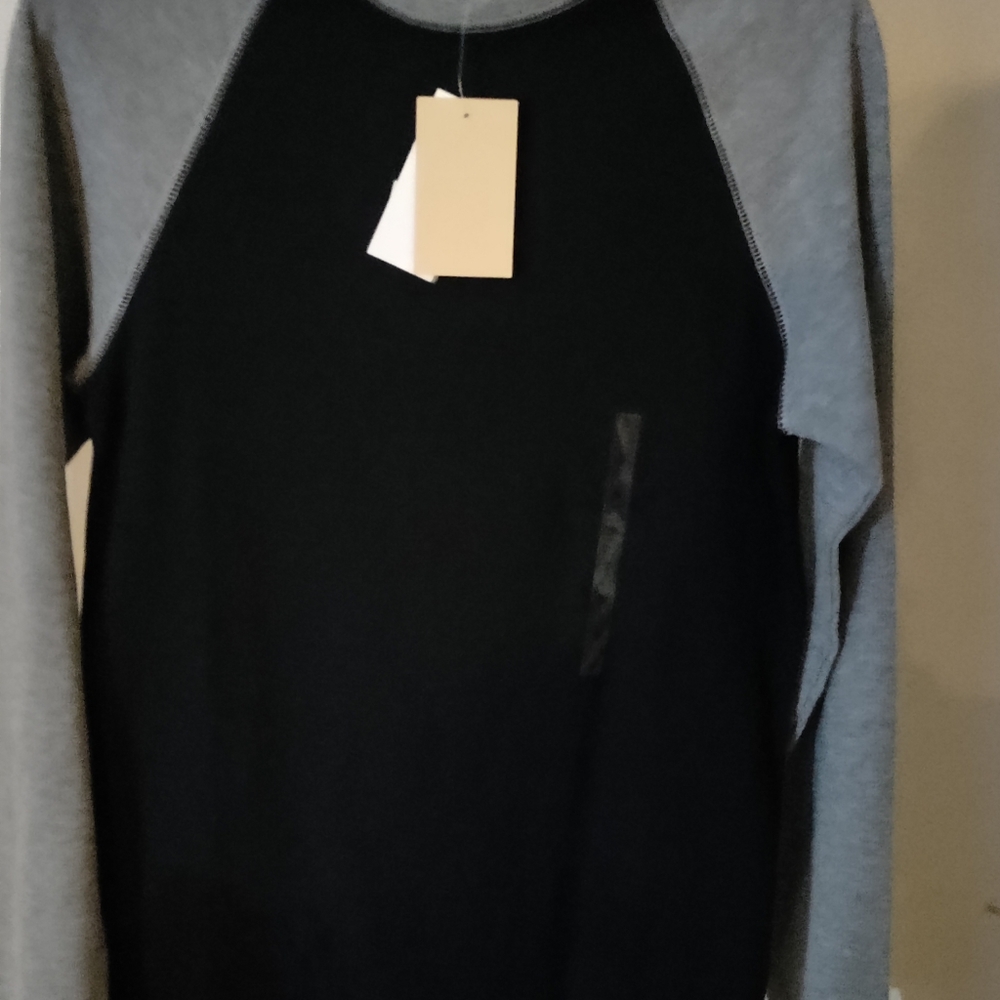 Levi long sleeve shirt
